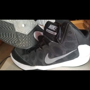 Nike size 12 men basketball shoe